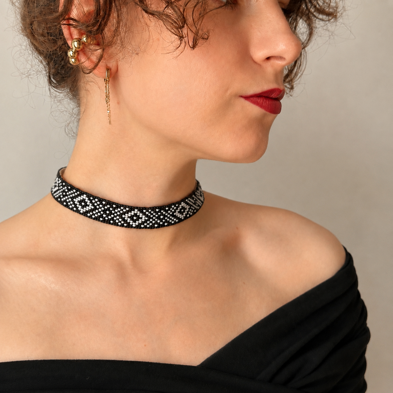 Choker black ethnic