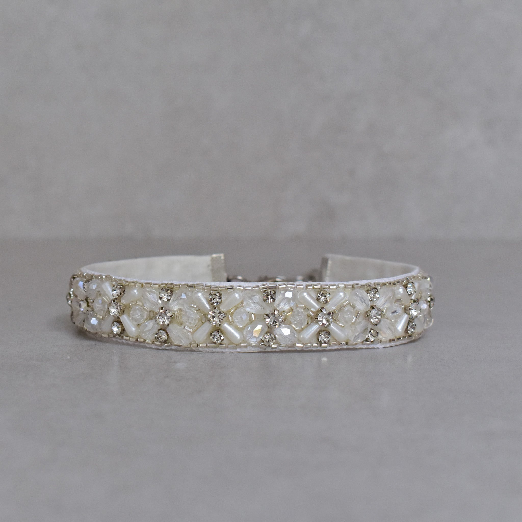 Choker White Pearls Slim