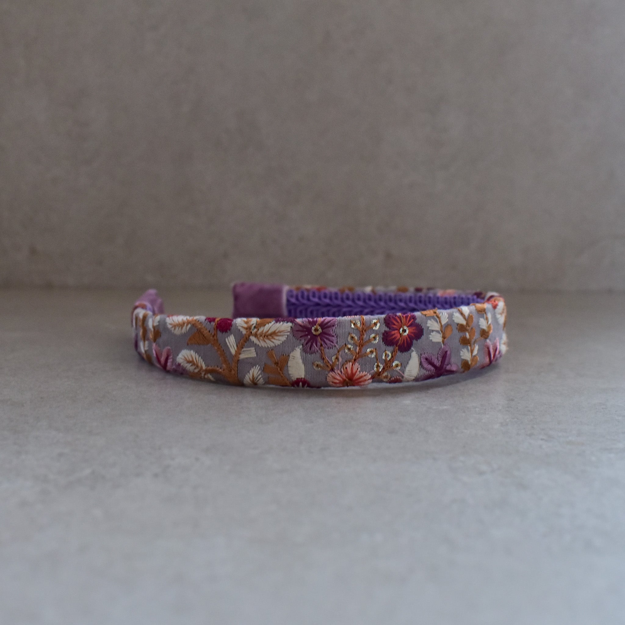 Cintillo flower violet whispers