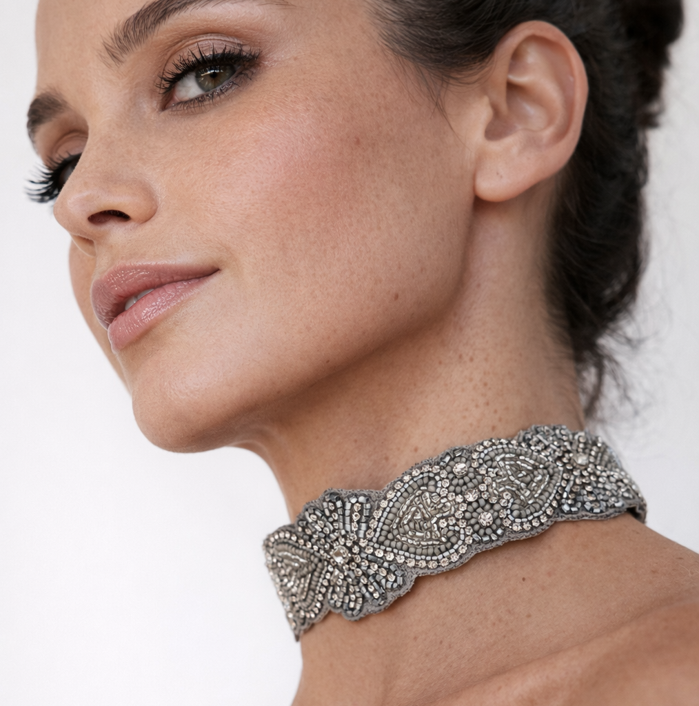 Choker grey swan