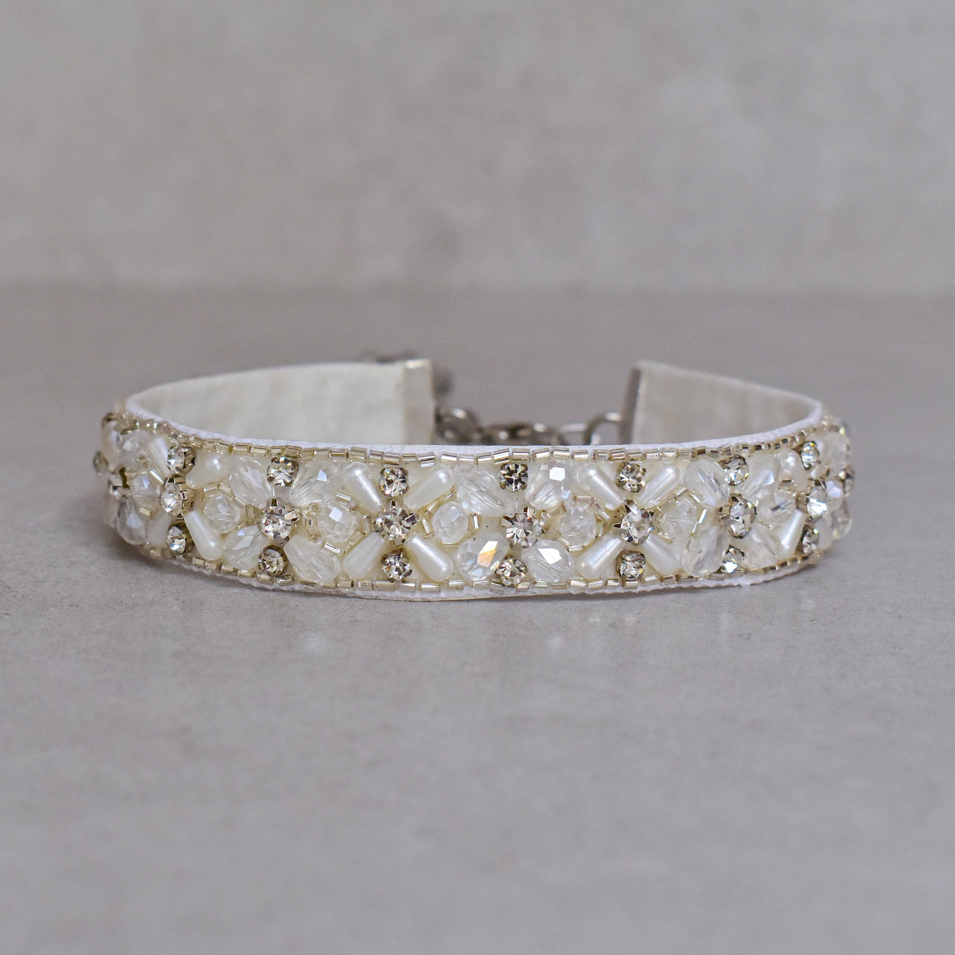 Choker White Pearls Slim