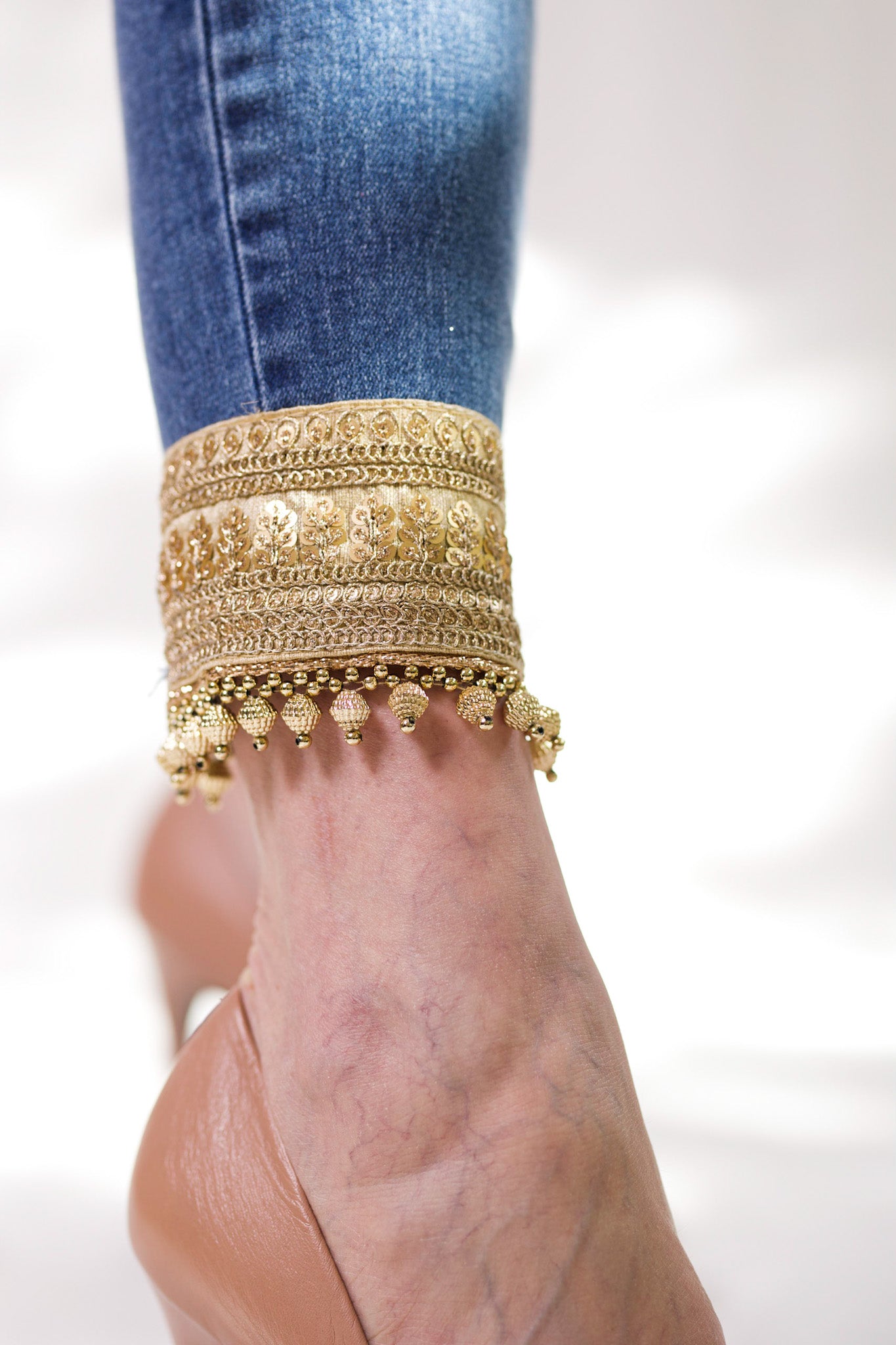 JEANS BLUE EMBELLISHMENT