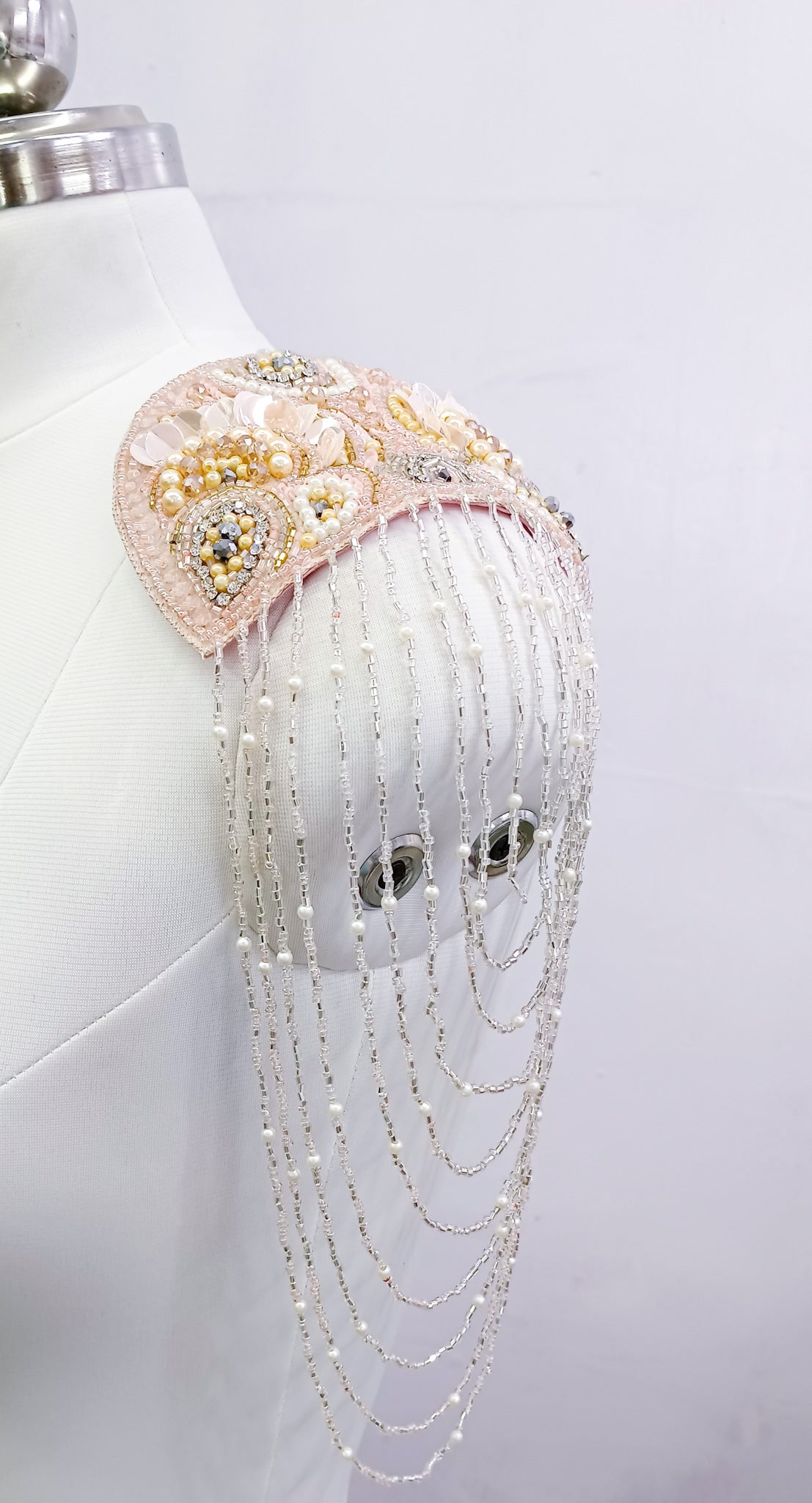 Hombreras bordadas, Material Girl