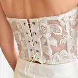 Corsé Luxurious White Flowers lo
