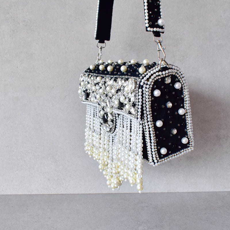 Cartera "BLACK PEARLS PURSE"