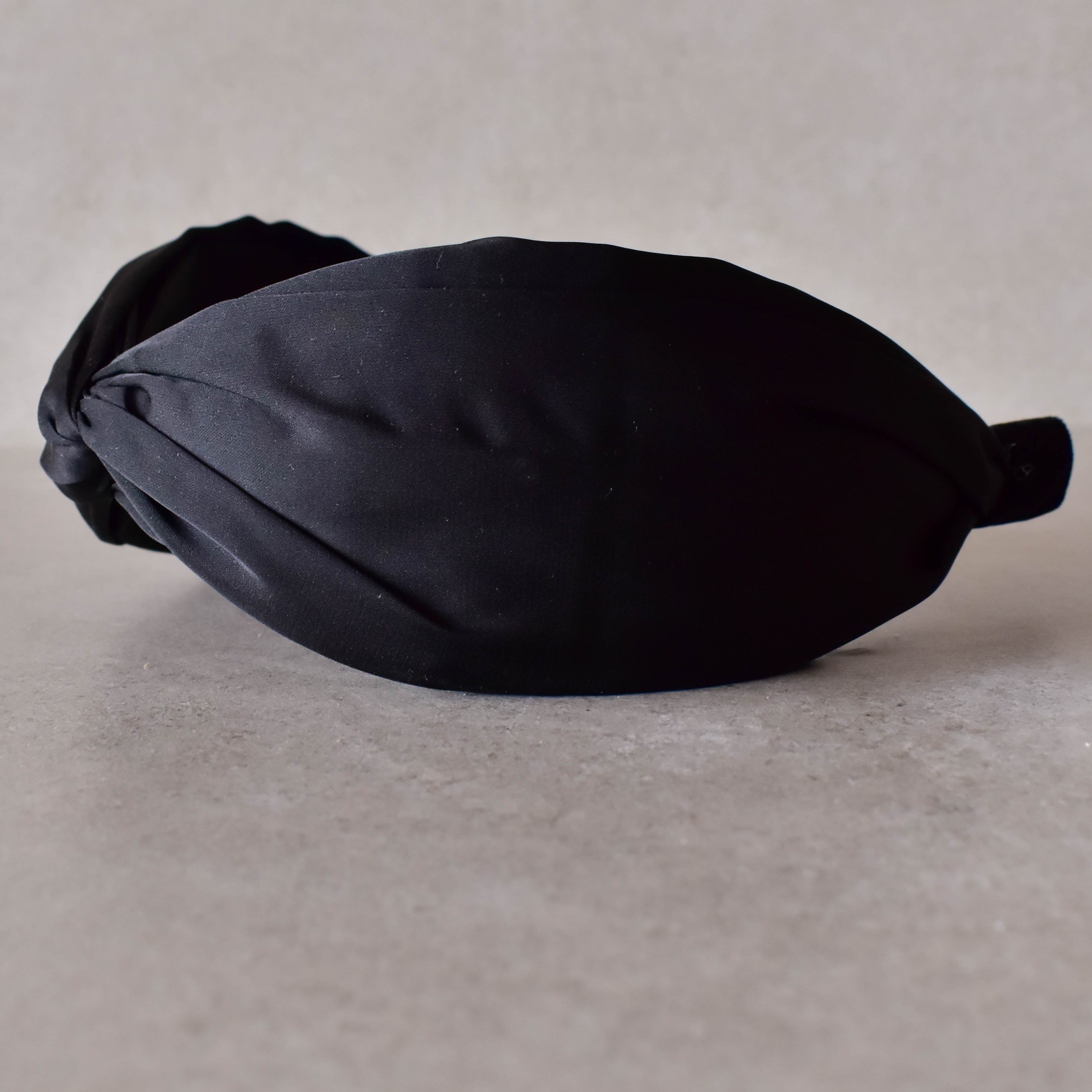 Cintillo black basic knot