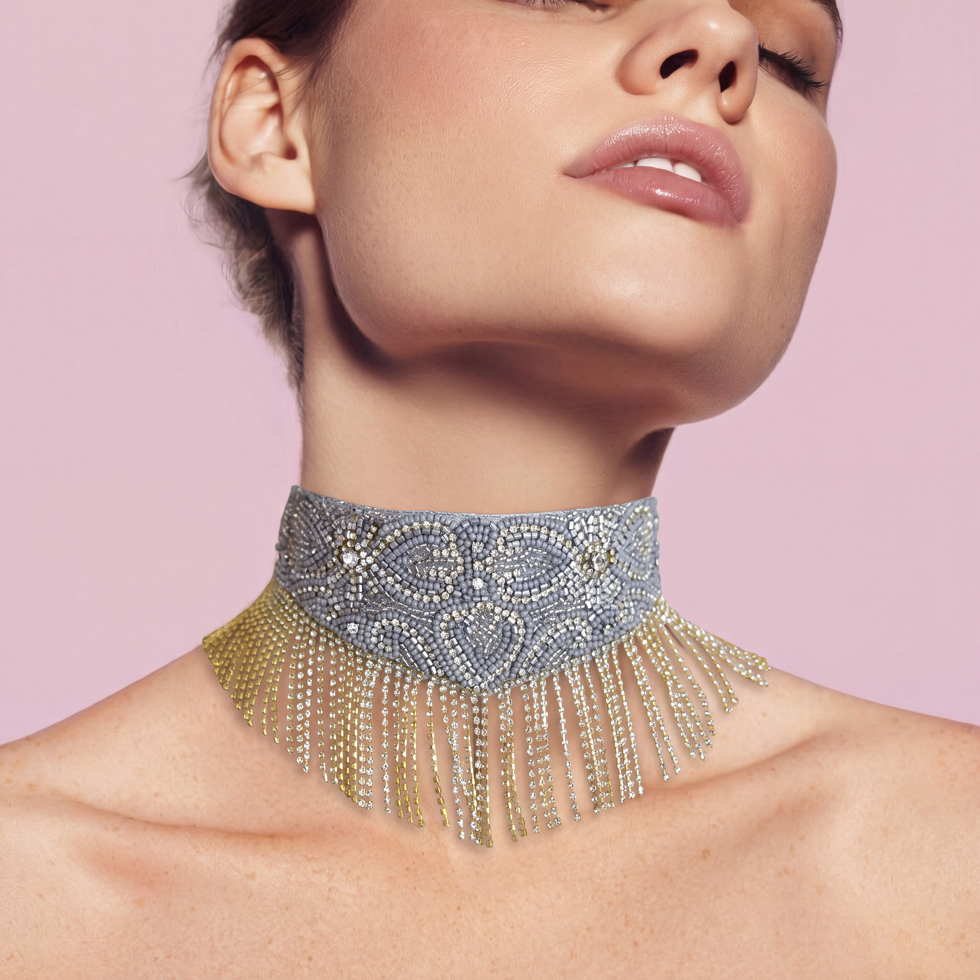 Choker grey swan Queen