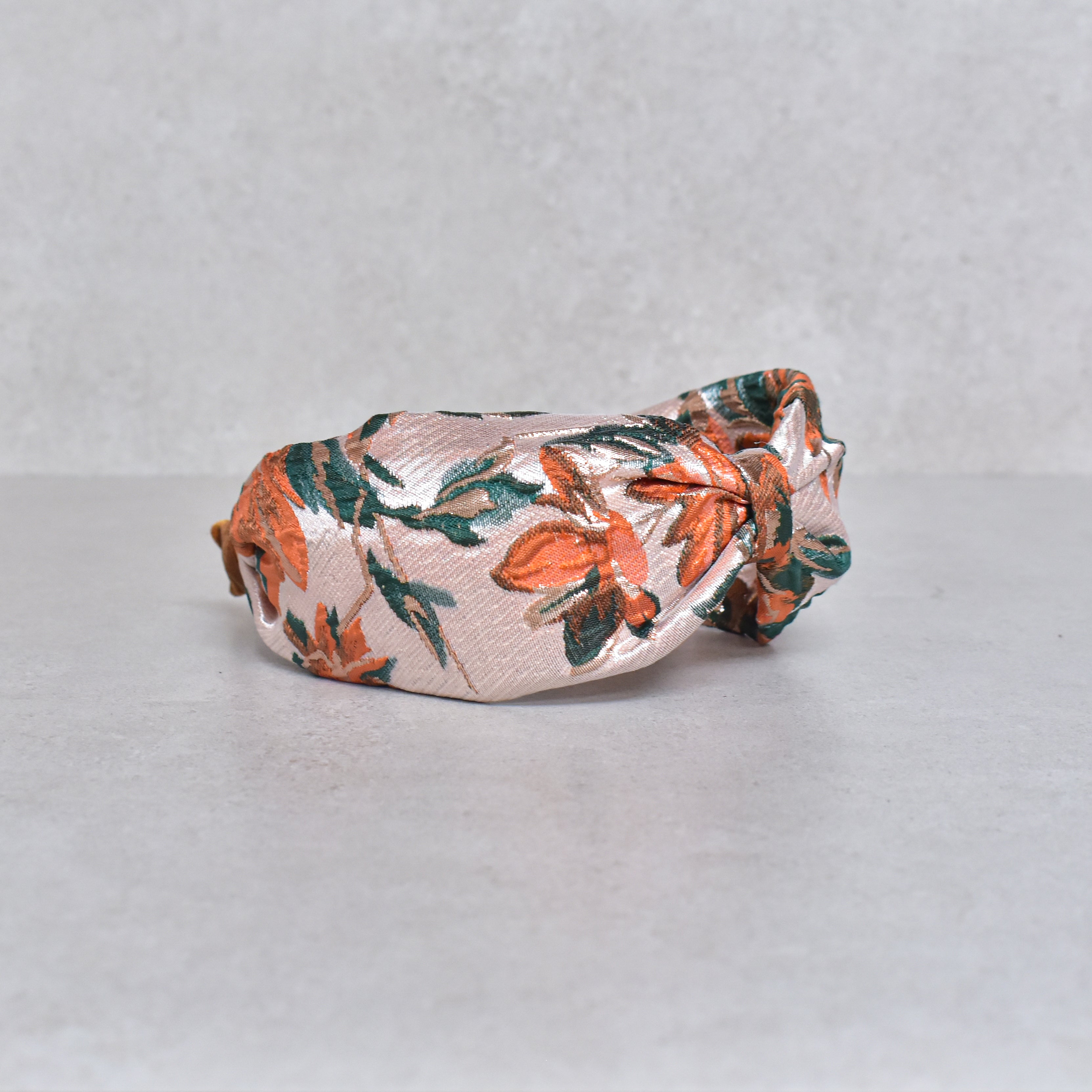 Cintillo, Knot Flower