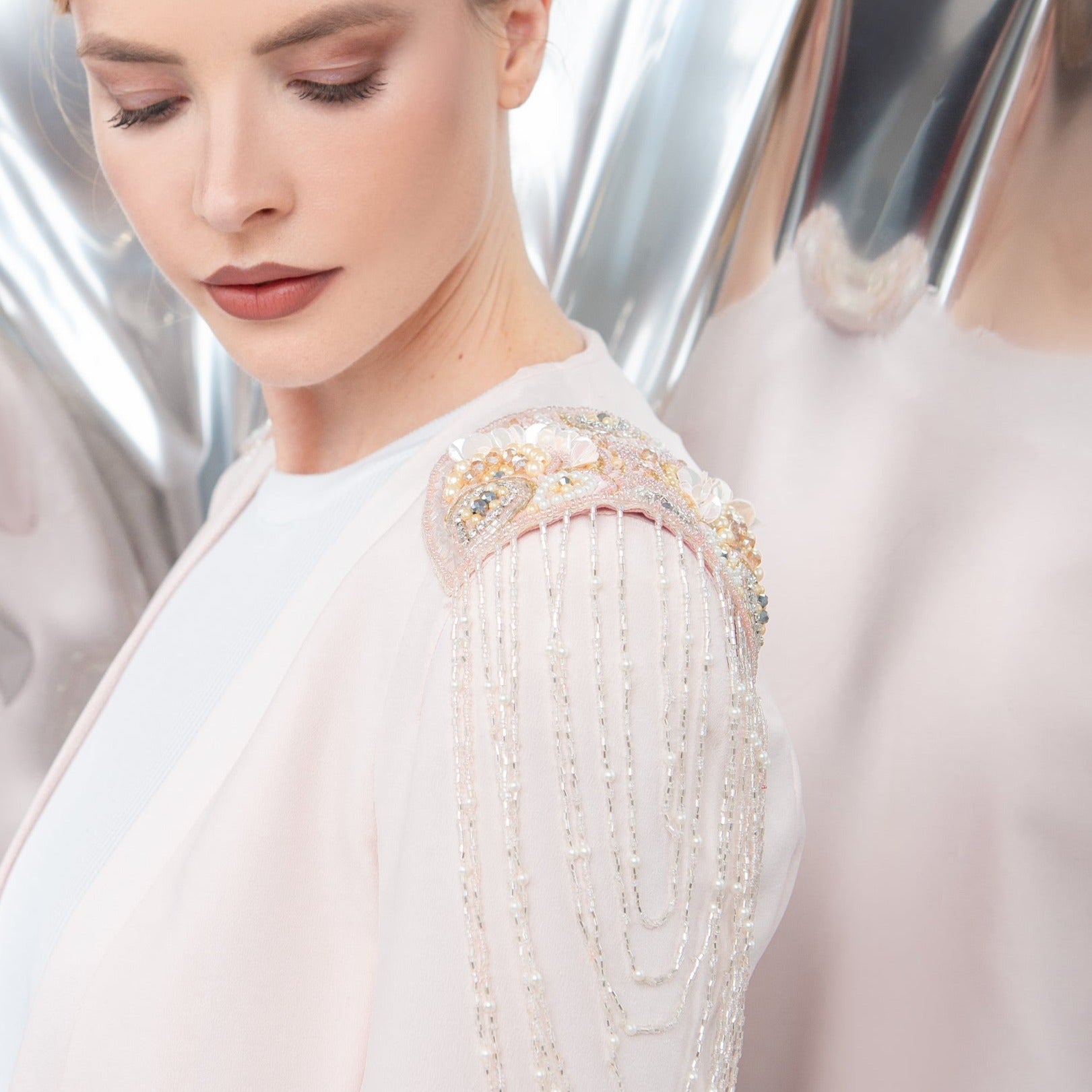 Hombreras bordadas, Material Girl