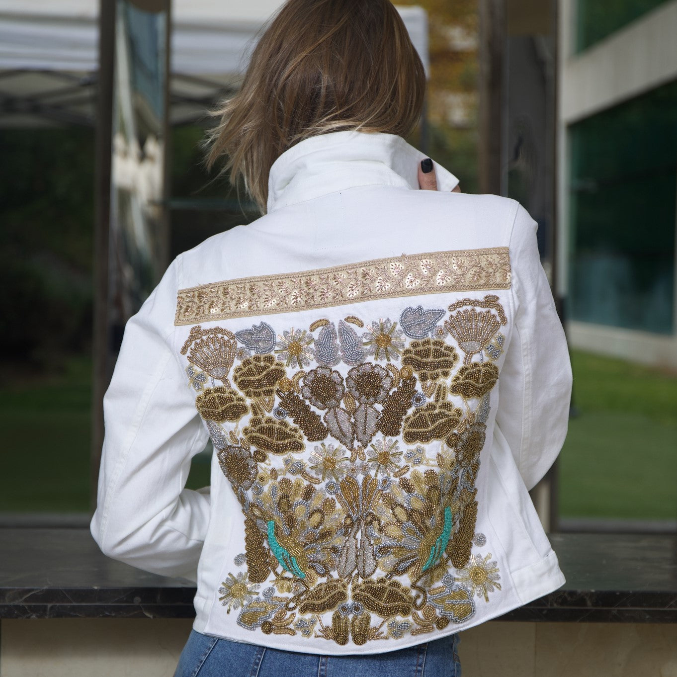 Chaqueta BLANCA PAVO REAL Otomi dorada