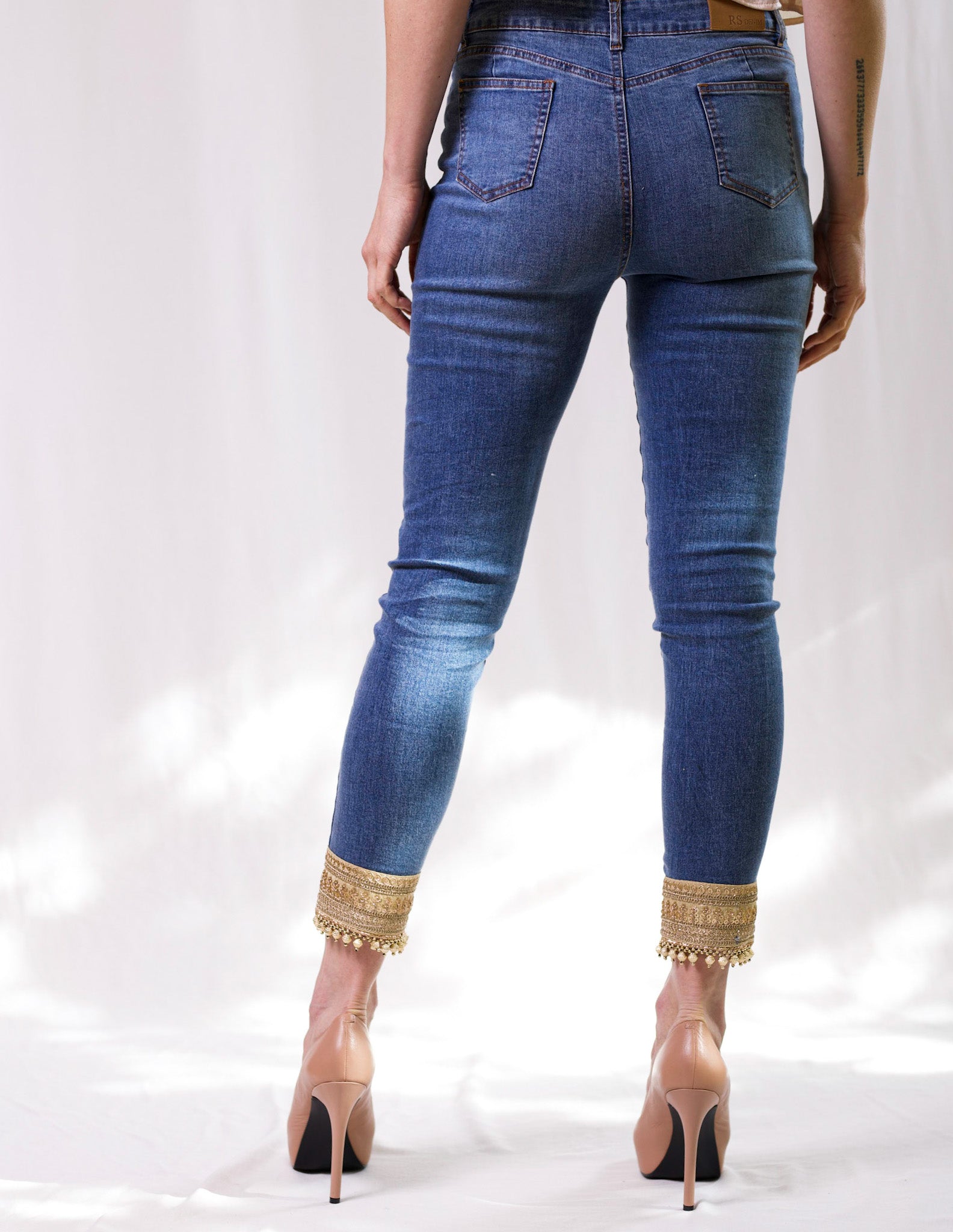 JEANS BLUE EMBELLISHMENT